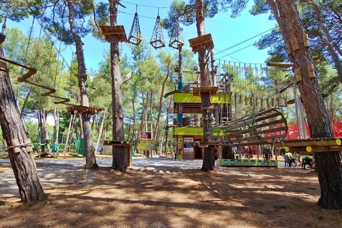 Villa Nik Fazana Luaran gambar